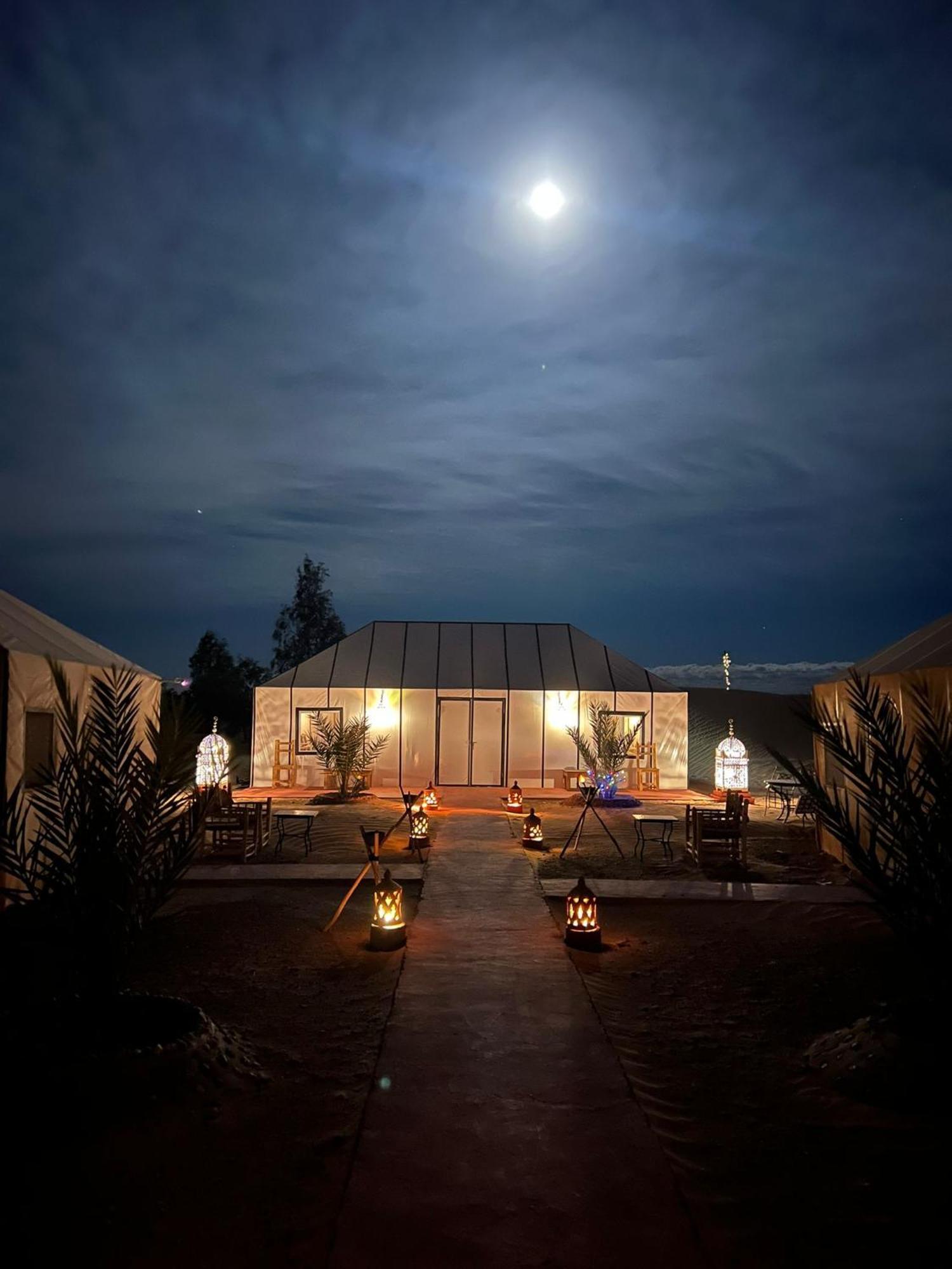 Готель Sahara Tours Luxury Camp Мерзуга Екстер'єр фото