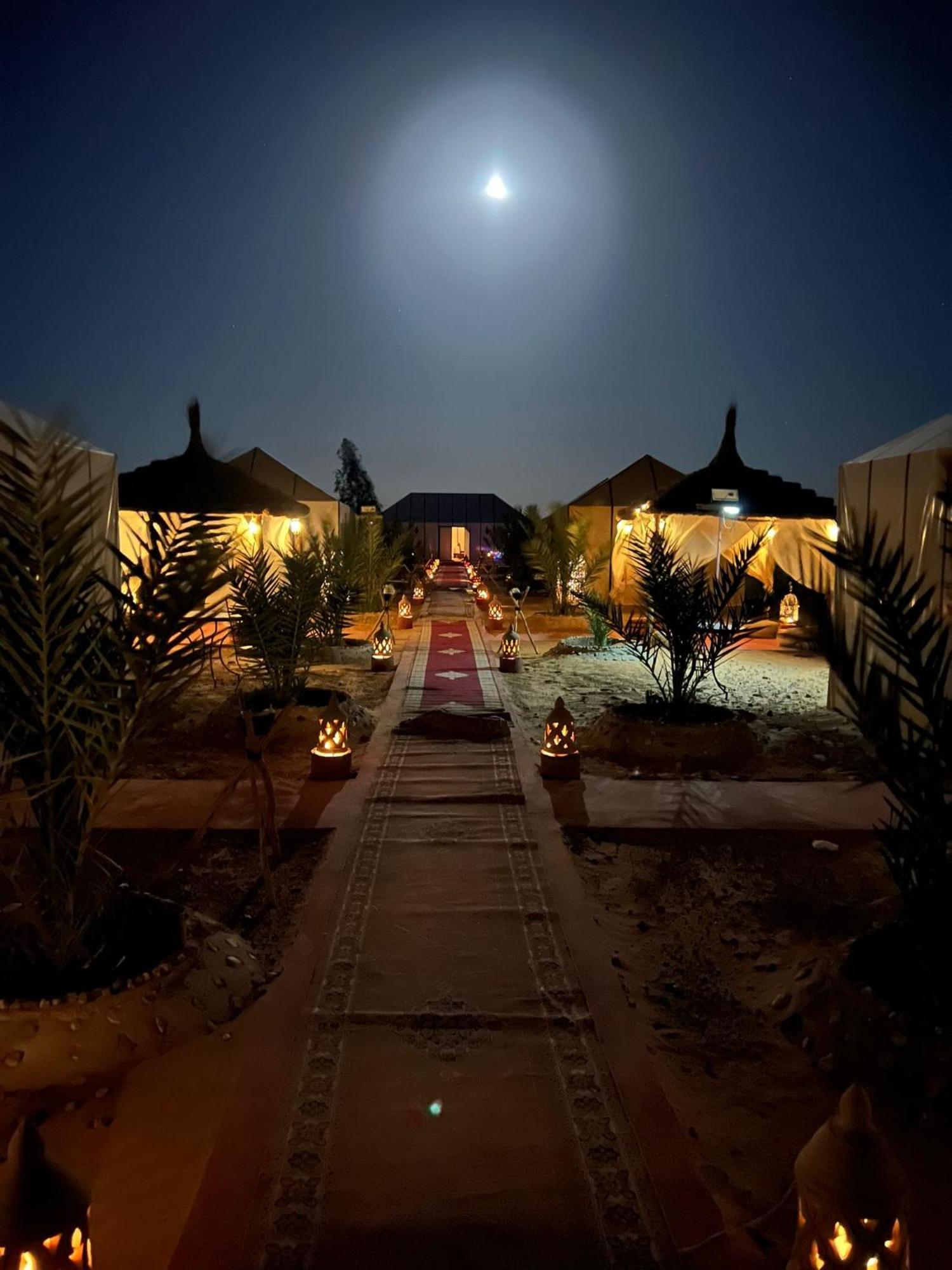 Готель Sahara Tours Luxury Camp Мерзуга Екстер'єр фото