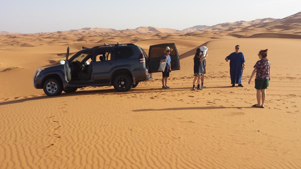 Готель Sahara Tours Luxury Camp Мерзуга Екстер'єр фото