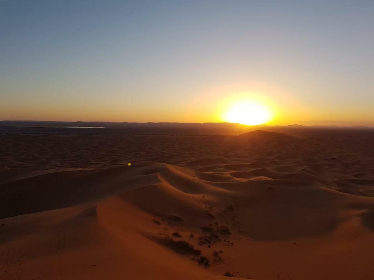 Готель Sahara Tours Luxury Camp Мерзуга Екстер'єр фото